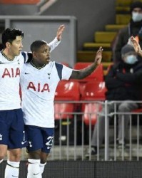  利物浦绝杀热刺登顶积分榜首