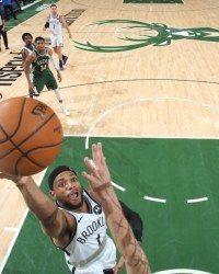  杜兰特关键球命中篮网险胜公牛