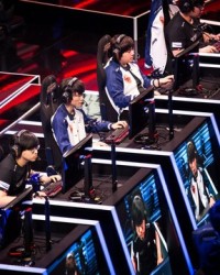  电竞周边市场火爆，衍生品开发激发消费潜力