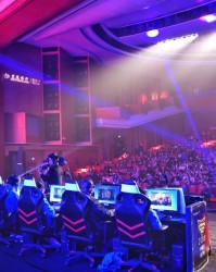  电竞嘉年华盛大开幕，万千玩家共襄盛举