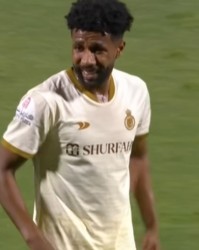  内马尔伤愈复出，利雅得新月豪取五连胜