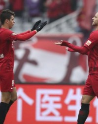  外援双响炮定乾坤，升班马客场奏凯