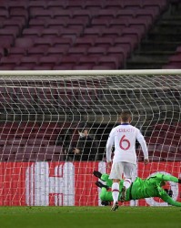  巴黎圣日耳曼凭借姆巴佩帽子戏法逆转取胜