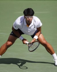  丘里奇挽救赛点逆转，草地热身赛爆冷门