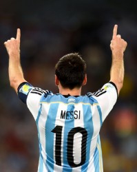  梅西领衔阿根廷勇夺世界杯冠军