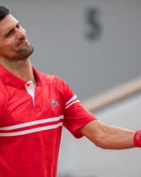  斯维亚泰克卫冕成功，罗兰加洛斯再捧金杯