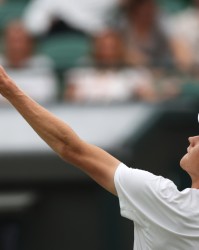  辛纳发球火力全开，蒙特利尔站斩获生涯首冠