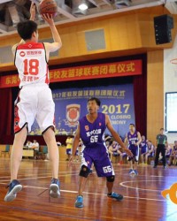  高中篮球联赛半决赛，北京四中险胜上海中学