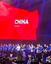  电竞少年砥砺前行追逐电竞梦想