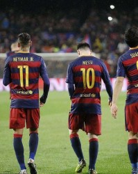  梅西梅开二度助巴黎圣日耳曼逆转取胜