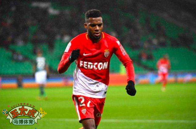  法甲巴黎独占鳌头，摩纳哥紧追不舍