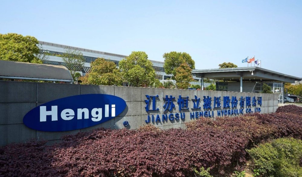  科技赋能训练升级，智能设备助力体能突破