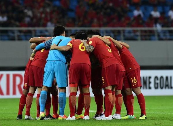  国足世预赛关键战惜败韩国队