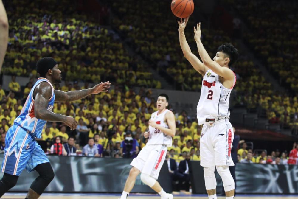  扣篮大赛惊艳全场，空中飞人演绎极致美学