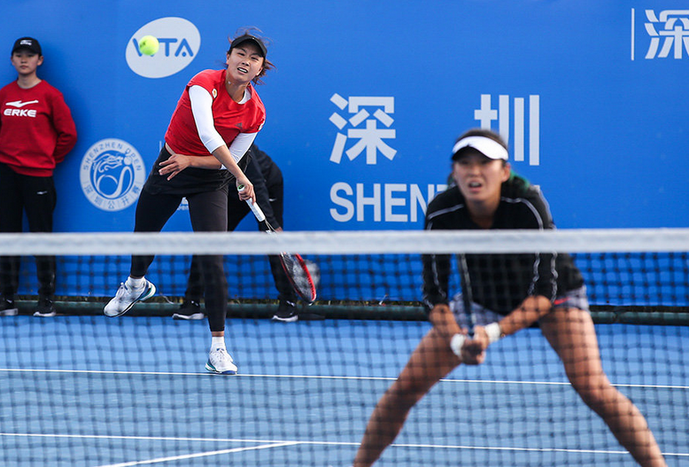  张帅双打搭档换新面孔，默契配合闯入法网八强  