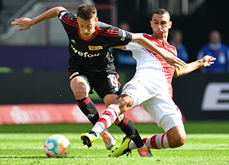  网坛常青树展韧性，费雷尔长盘鏖战告捷