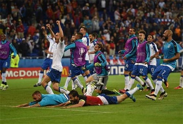  国际友谊赛，法国队主场轻取比利时